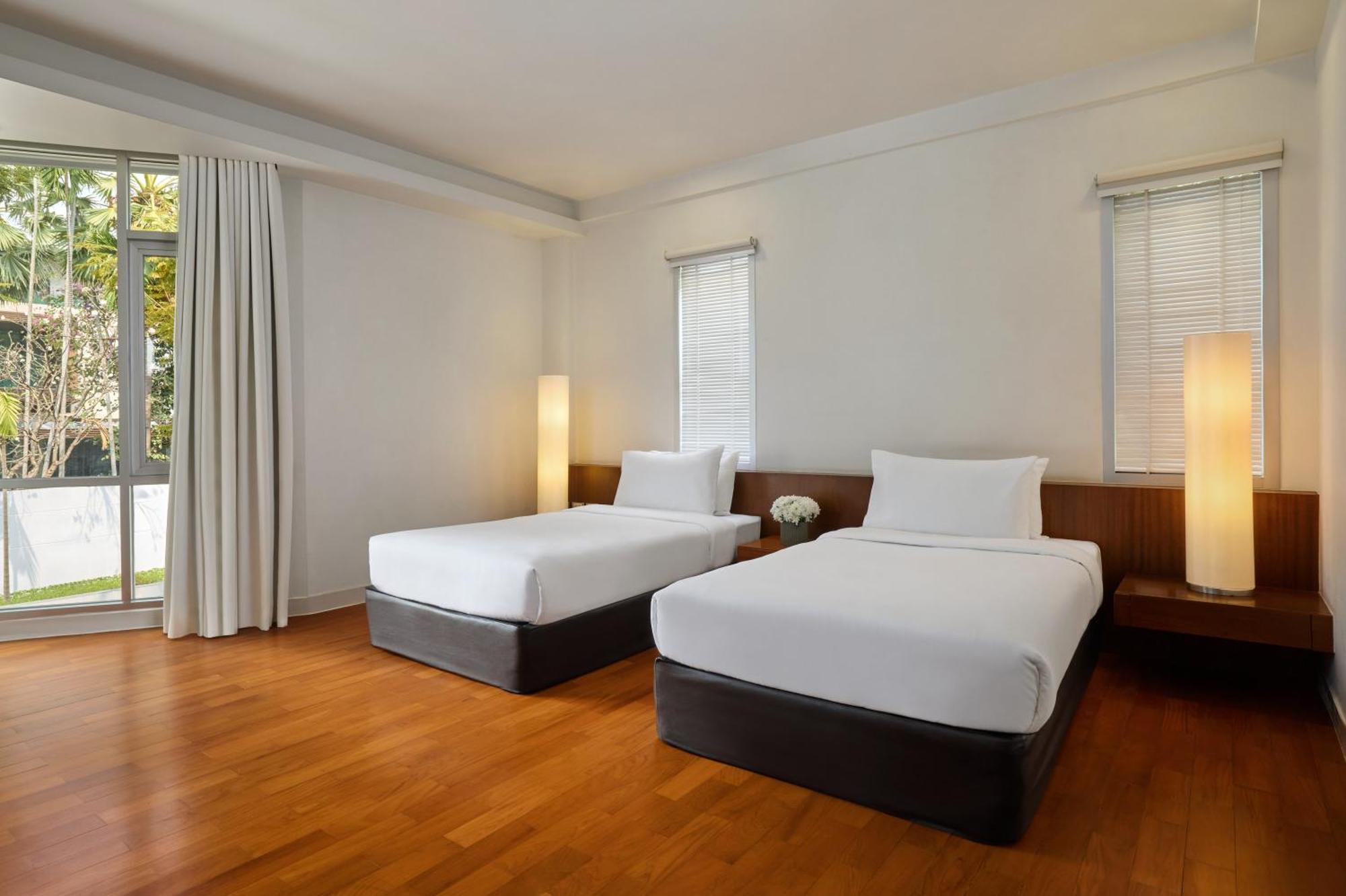 Superior 2 Bedroom Suite (King+Twin Bed)
