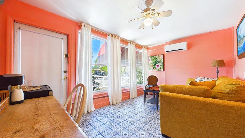 Deluxe Suite with Sea View