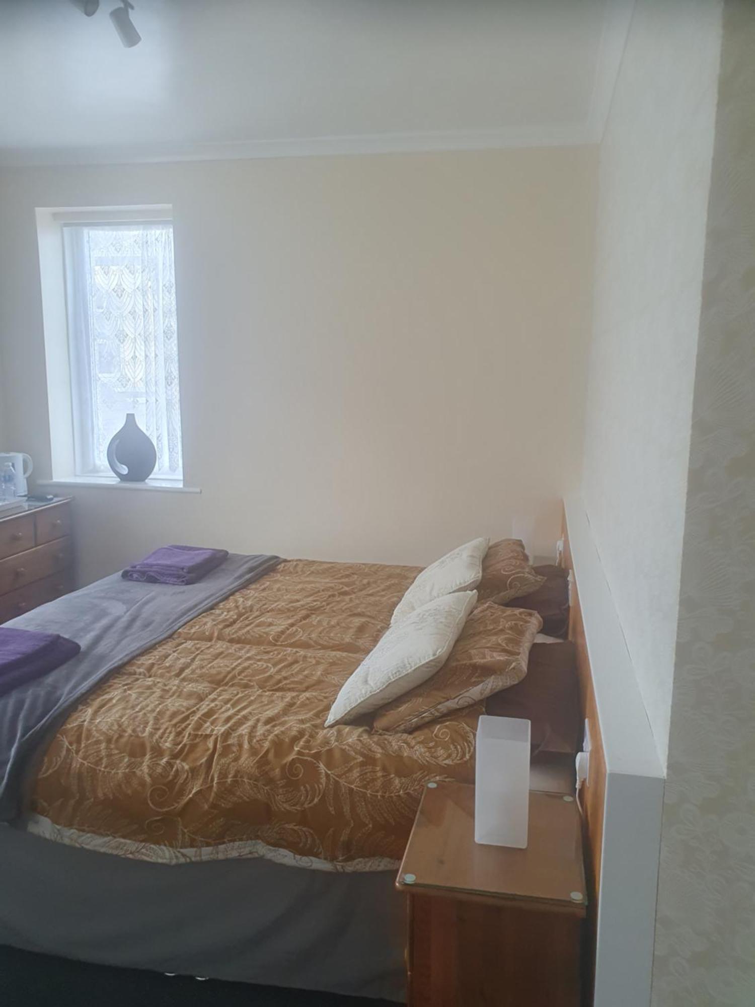 Double or Twin Room with Shower