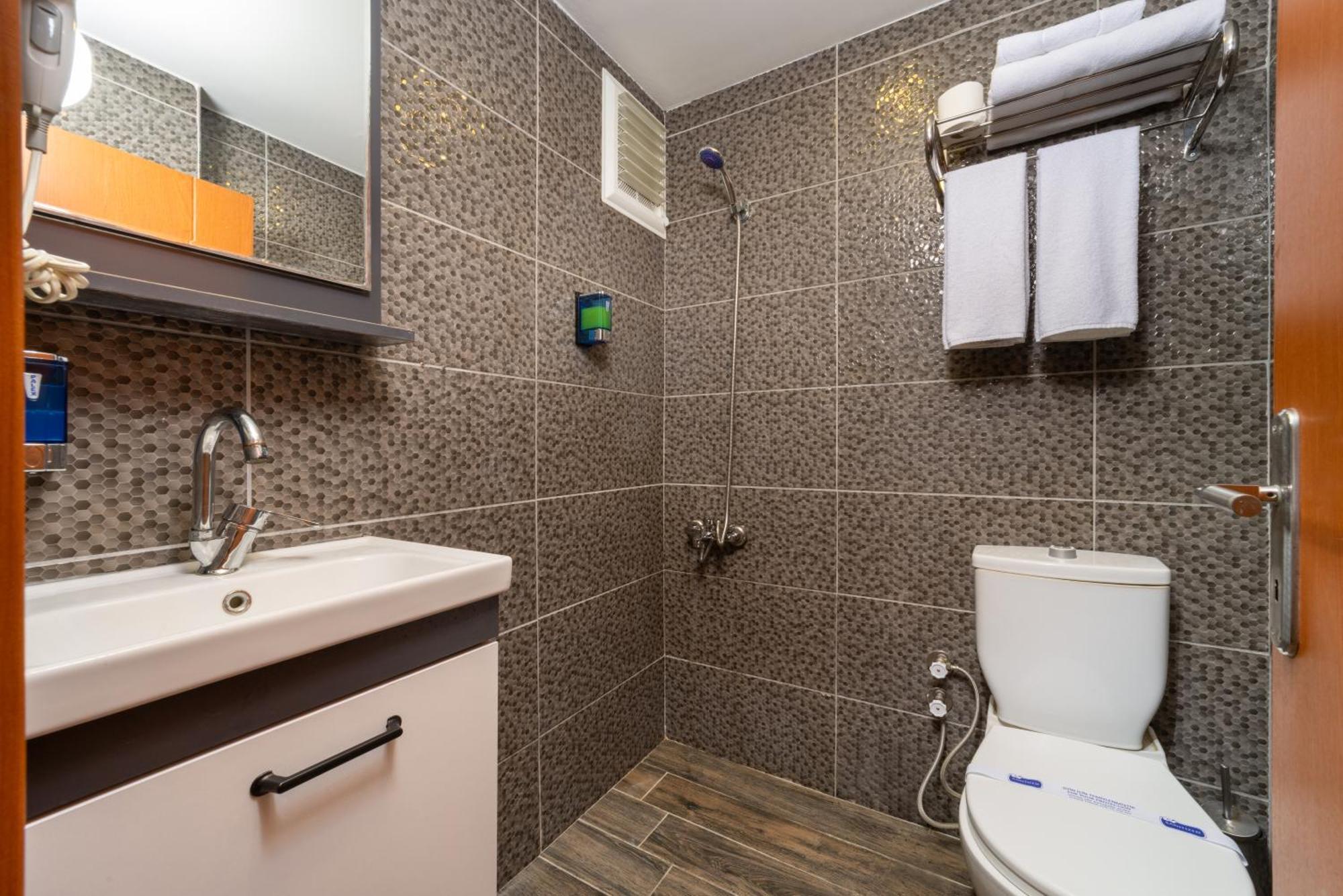 Deluxe Family Suite