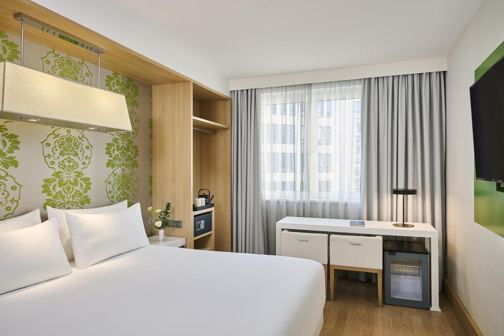 Superior Courtyard Room