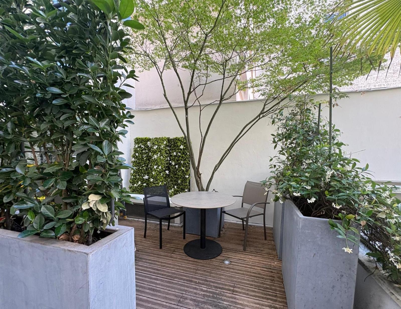 Suite avec kitchenette et coin extérieur