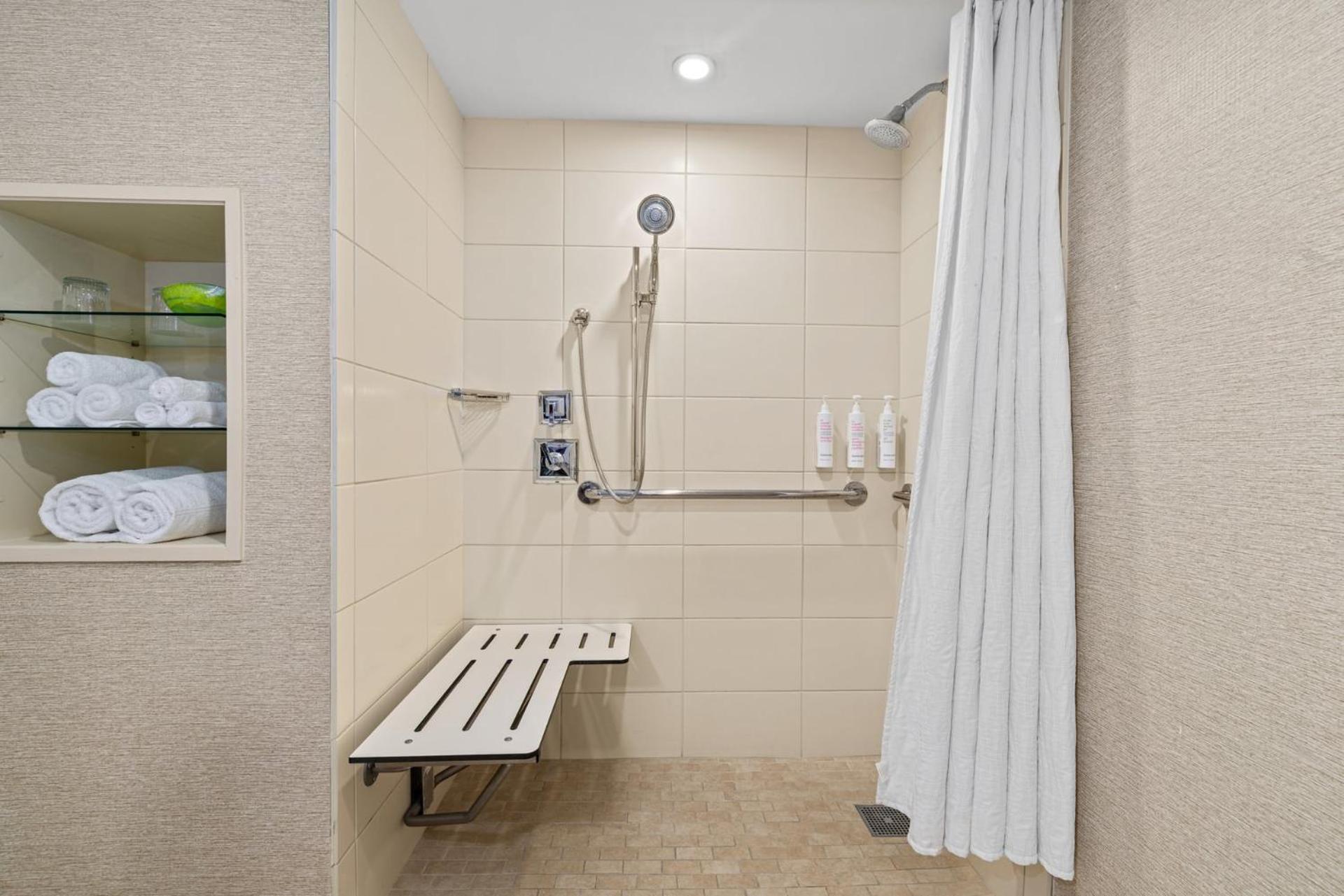 King Room with Adapted Tub - Mobility Accessible