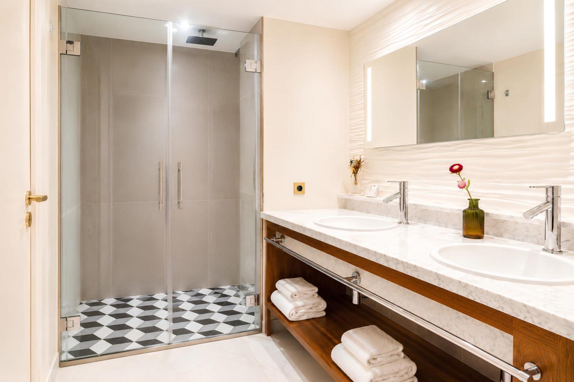 Junior Suite with King Bed and Sofa Bed