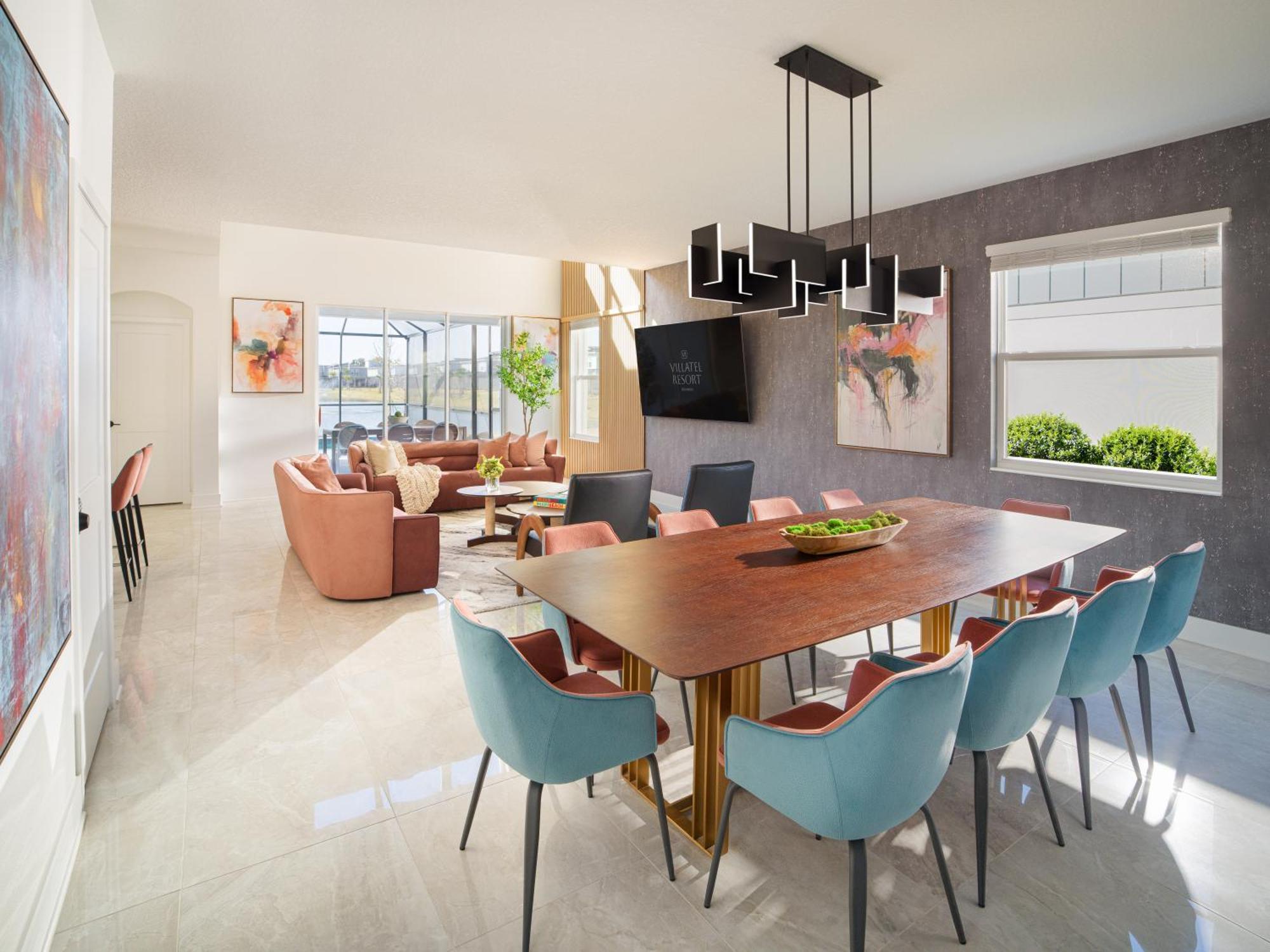 6 Bedroom Estate with Private Pool & Kitchen