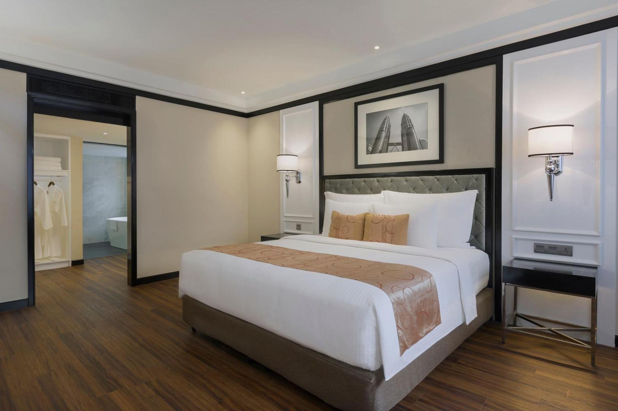 The Level Suite with Executive Lounge Access
