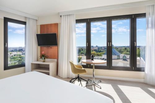 The Level Grand Suite and Executive Lounge Access