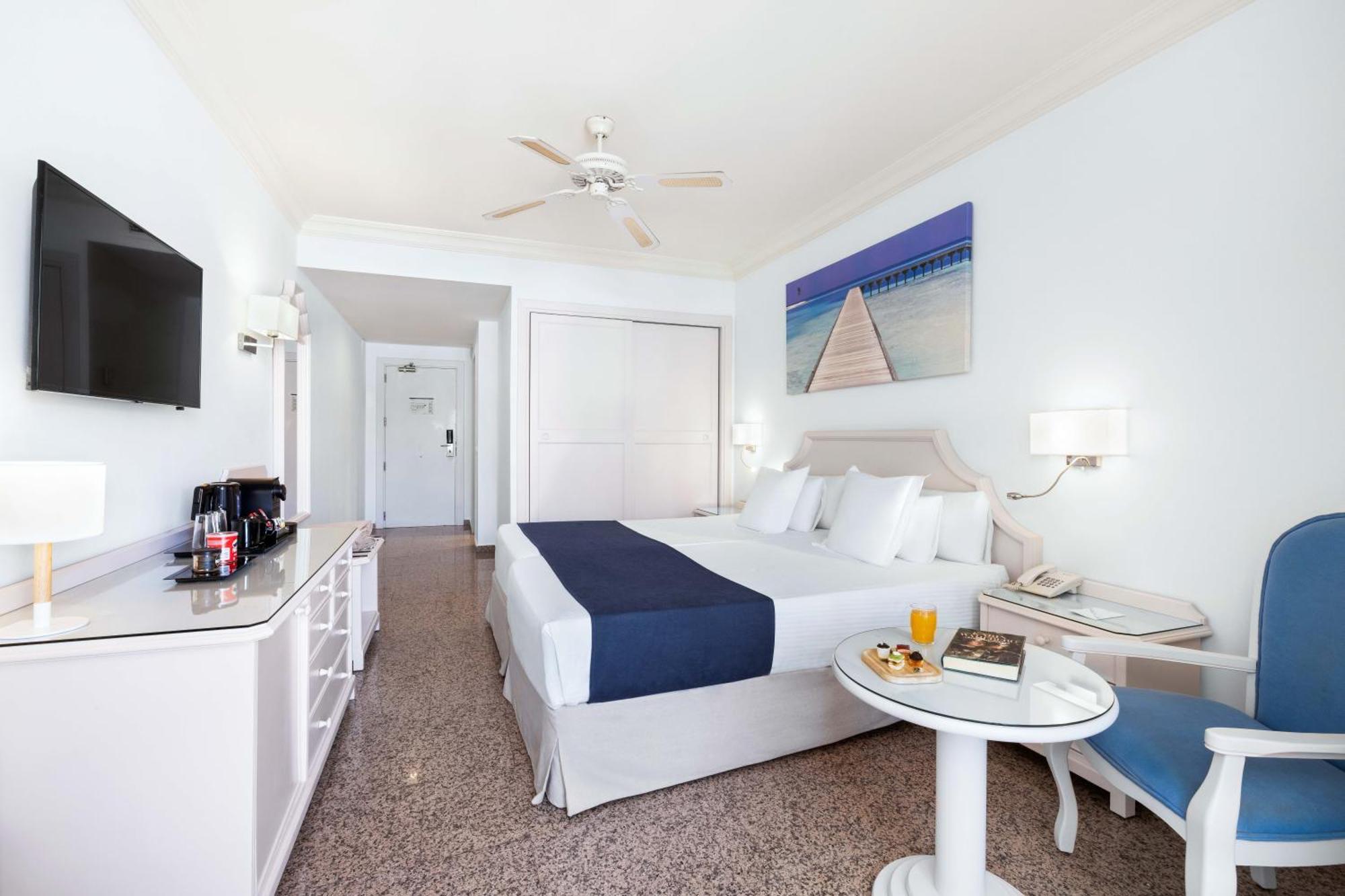 Double or Twin Room with Side Sea View