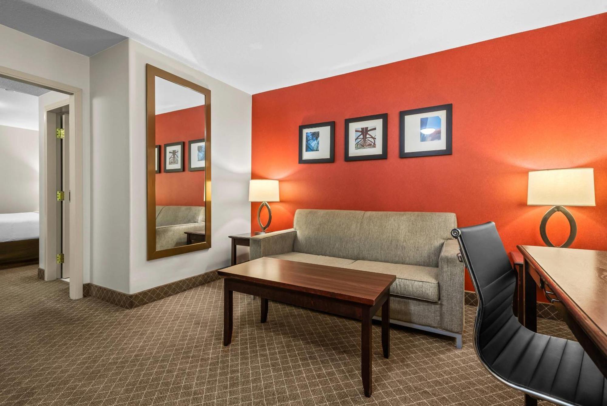 King Suite Non-Smoking