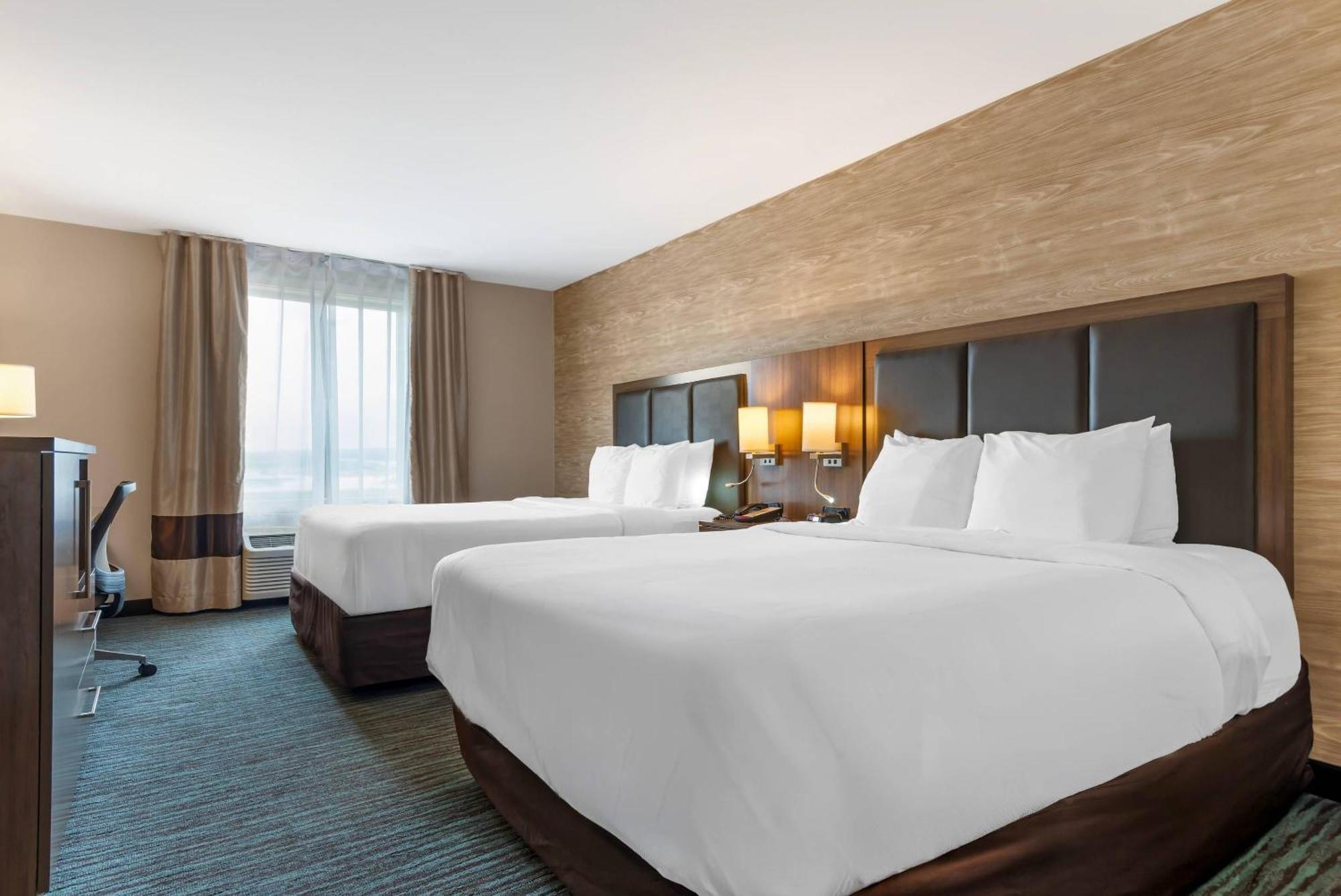 Queen Room Two Queen Beds