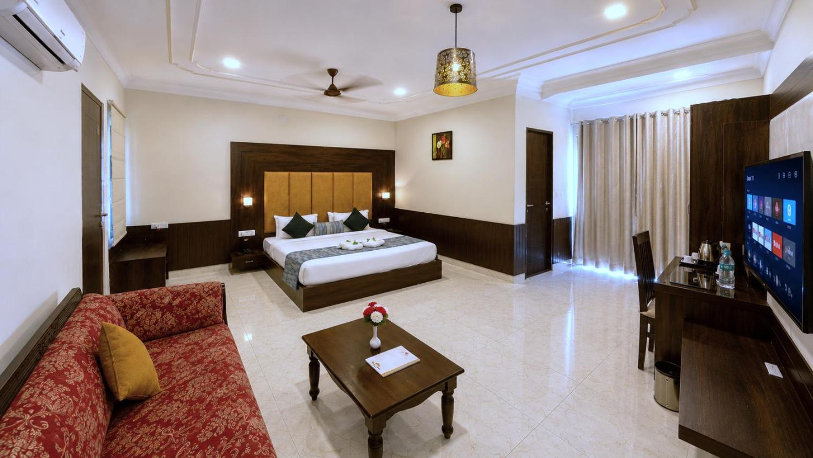 Courtyard Pool View Room with Private Balcony