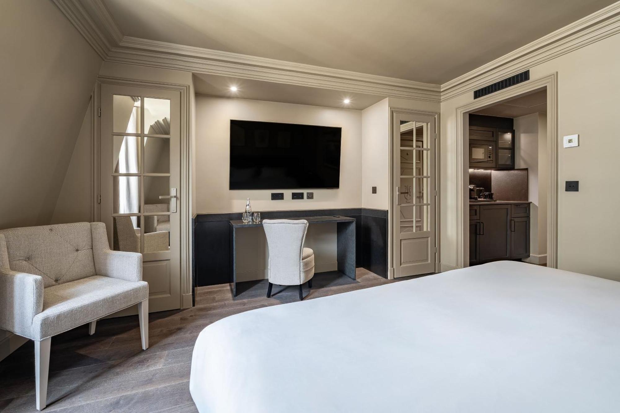 Deluxe Double or Twin  Room