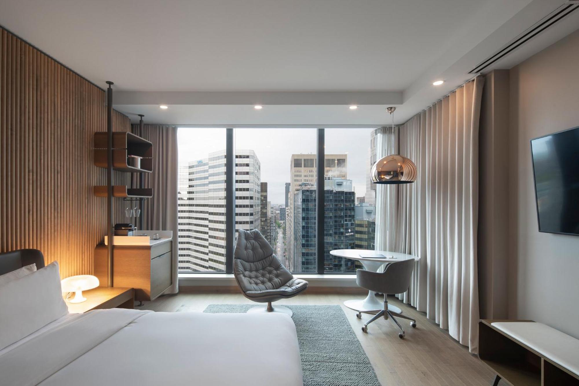 Deluxe King Room