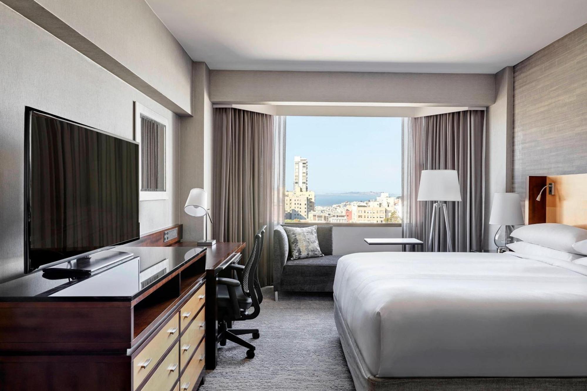Club King Room Limited View Top Floor
