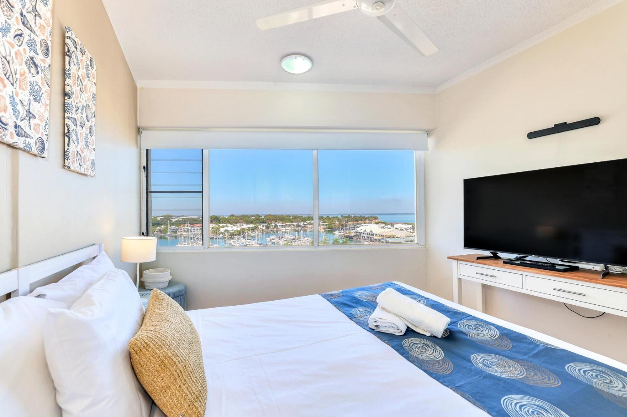 Premium Two-Bedroom Apartment with Water View includes Free Parking & Wifi