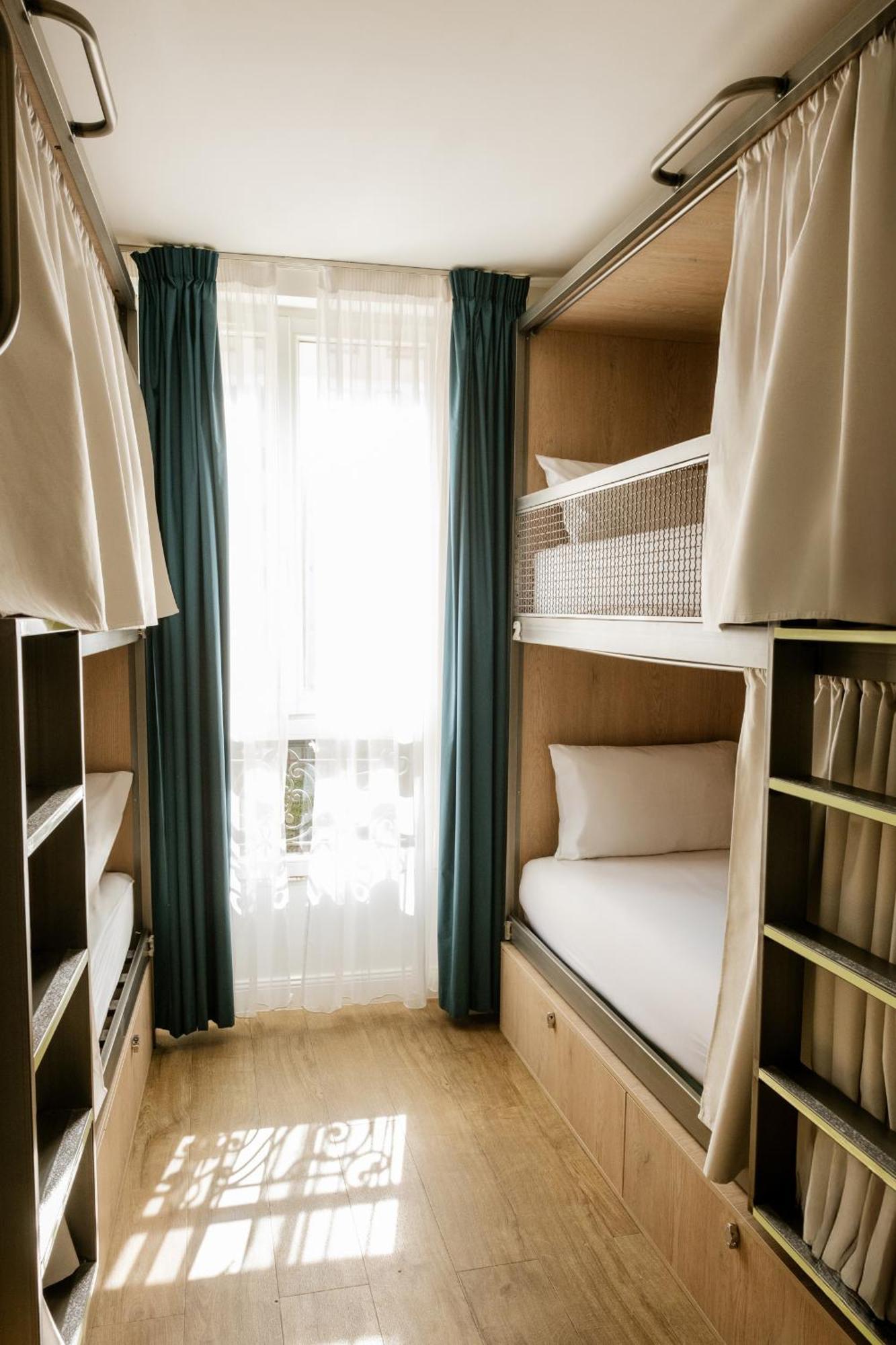 Bed 4-Bed Mixed Dormitory Room