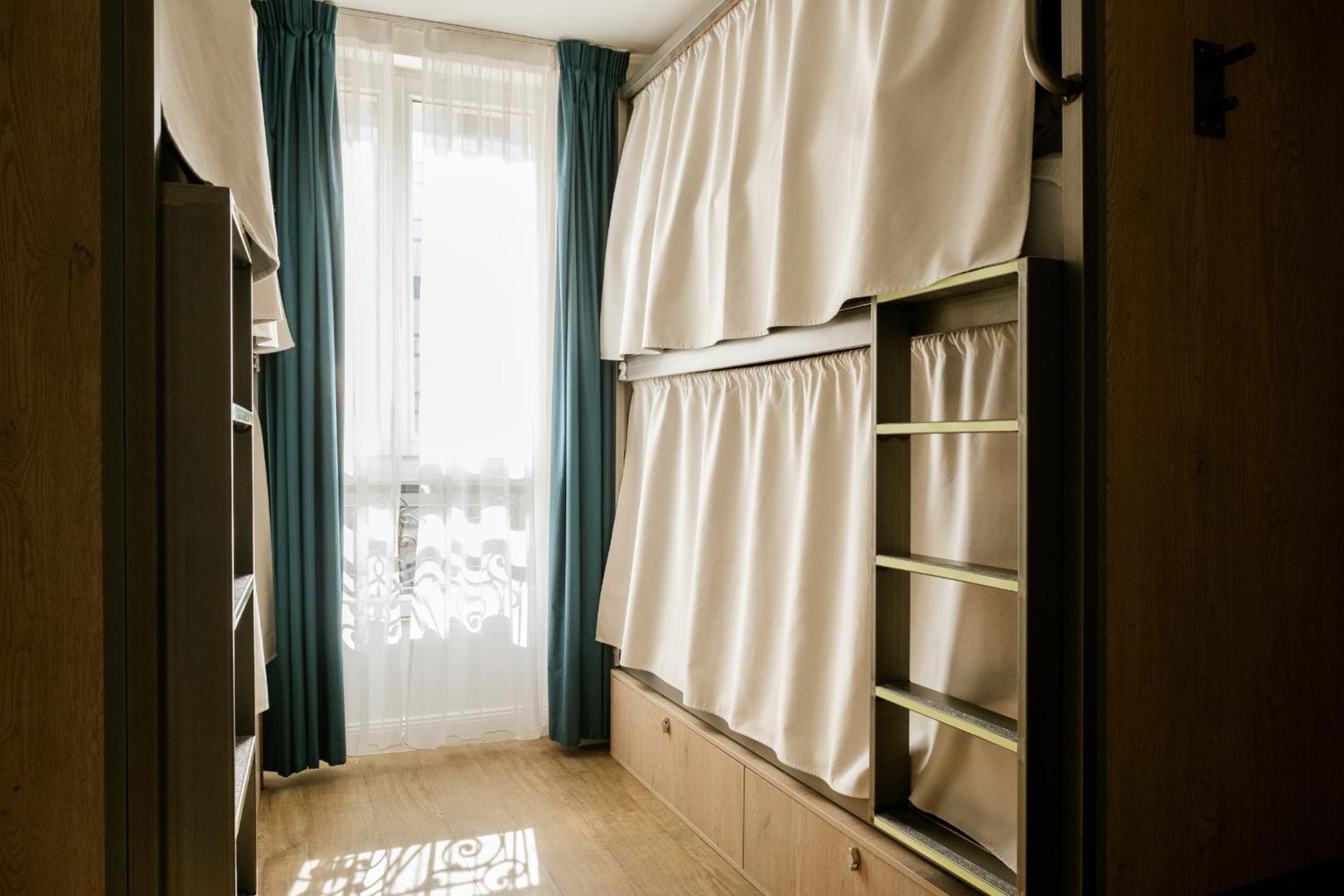 Bed 4-Bed Mixed Dormitory Room