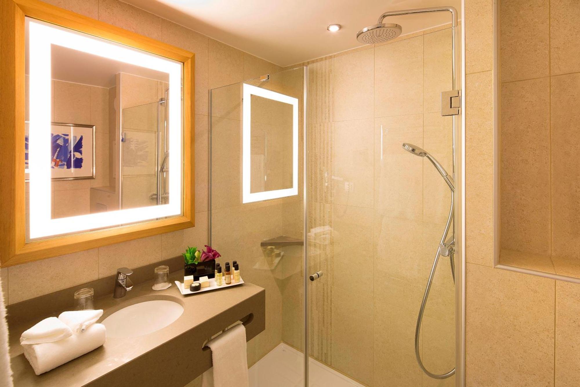 2 Communicating Double Rooms
