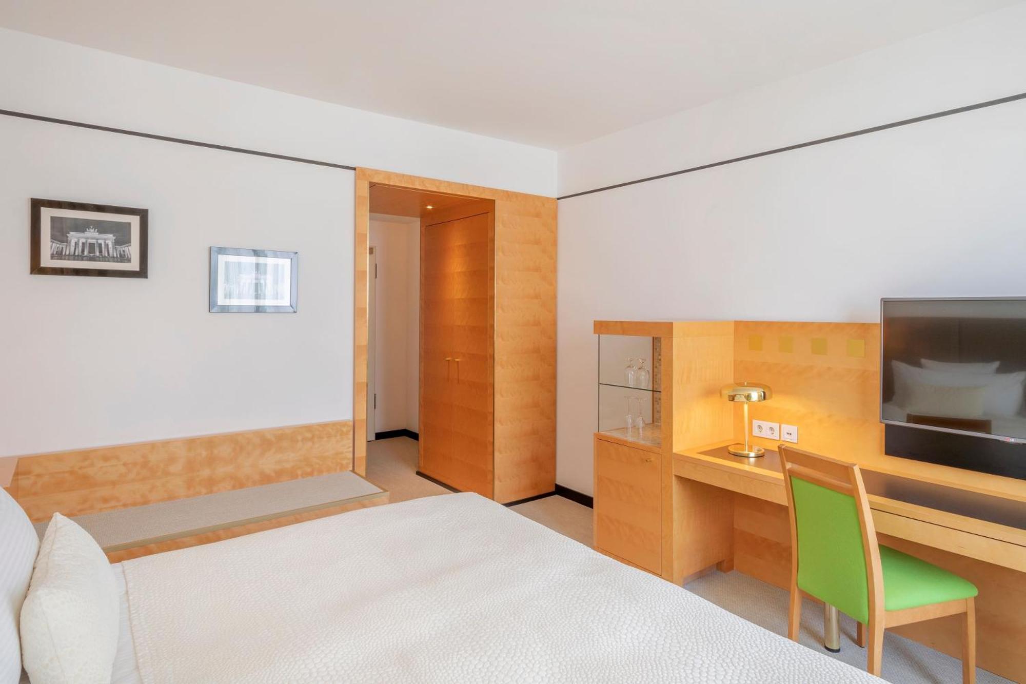 Deluxe Double Room with City View