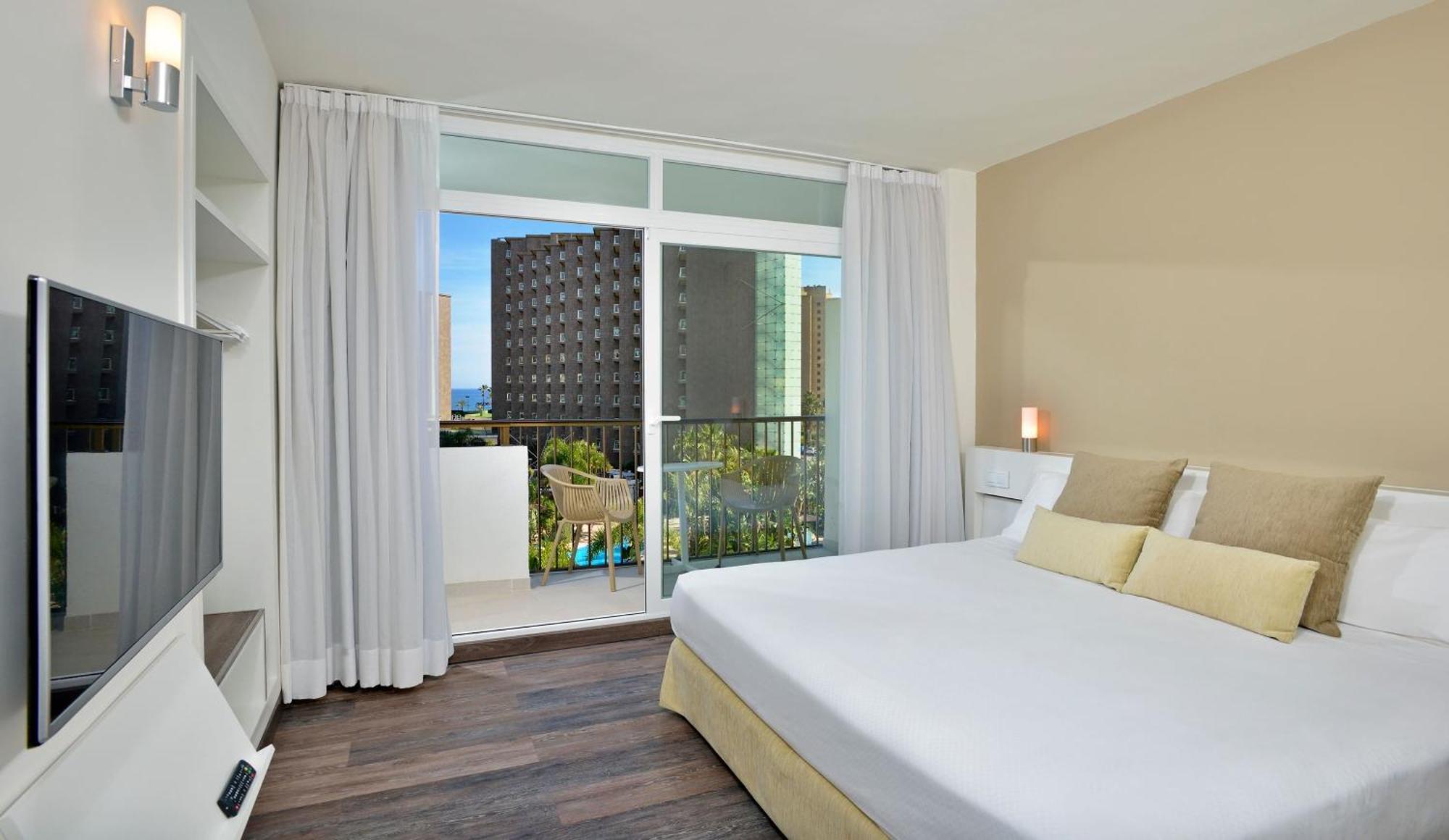 Sol Family Suite (2 Adults + 2 Children)