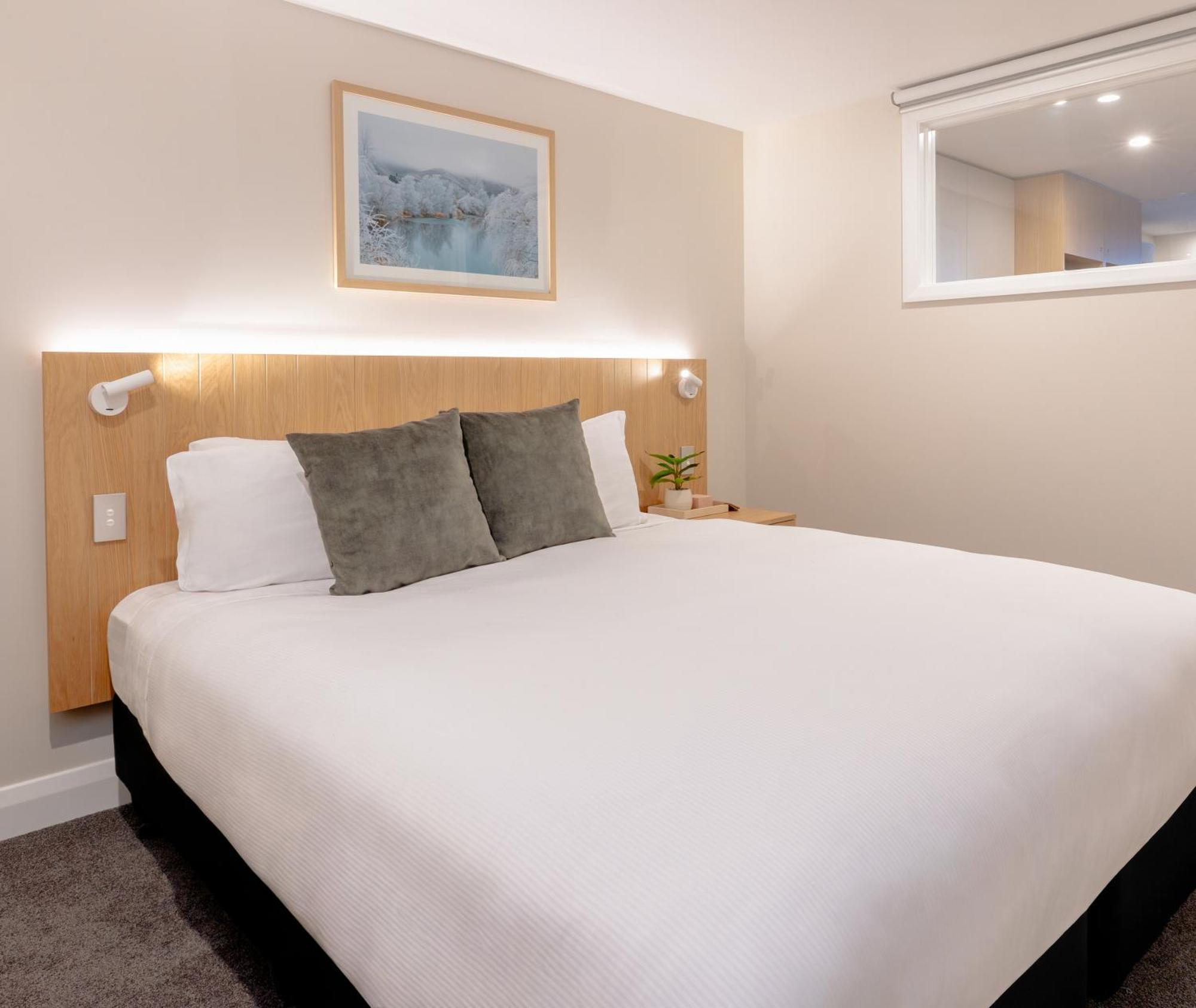Two Bedroom Apartment No Housekeeping