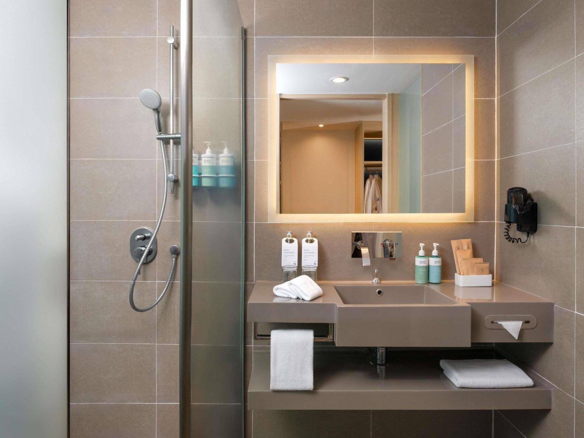 Superior Twin Room with City View