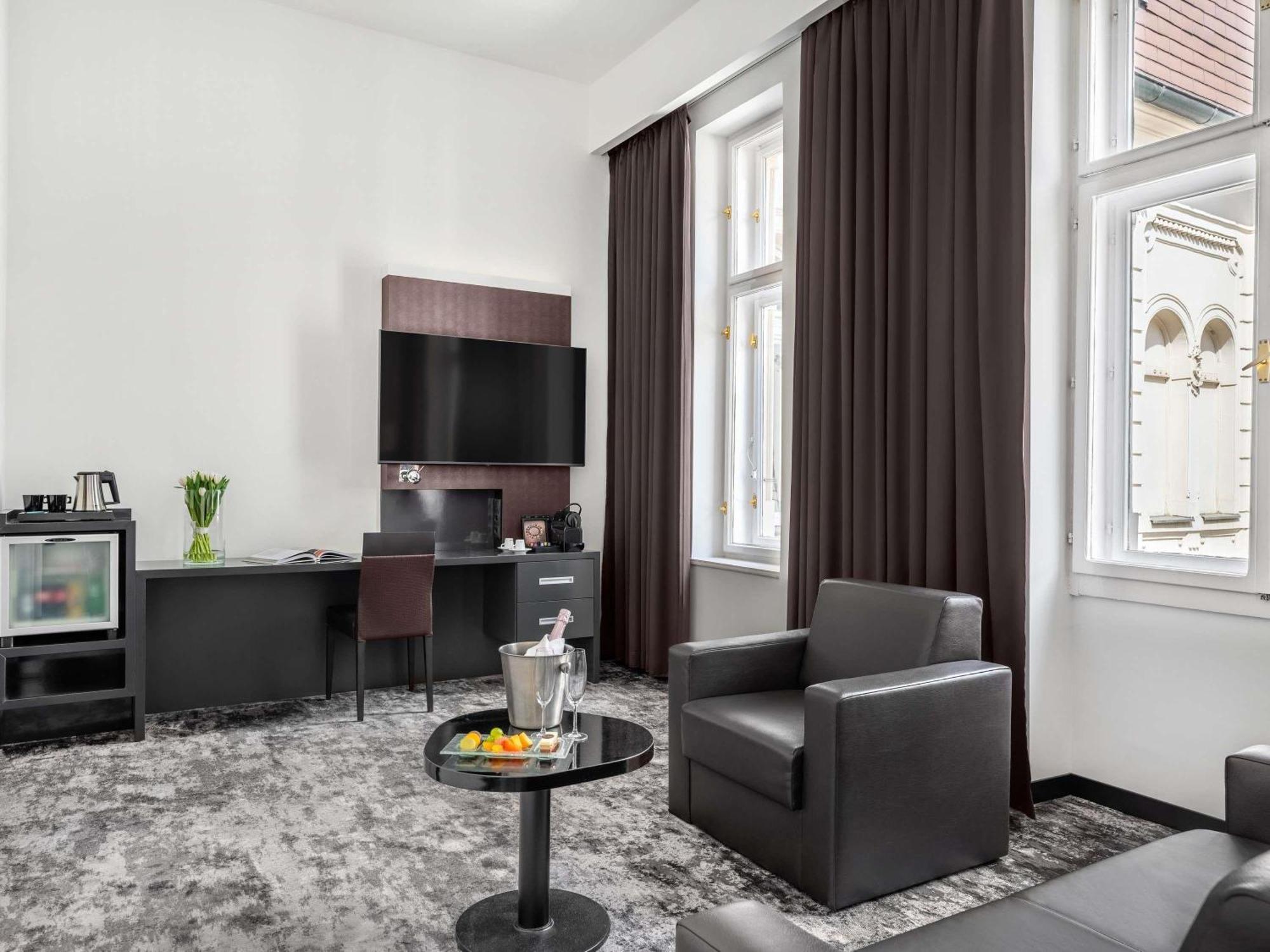 Junior Suite with One King Bed and Sofa