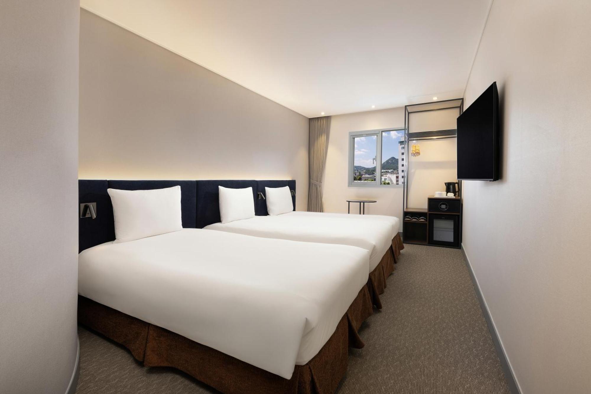 Superior Triple Room Three Single Beds