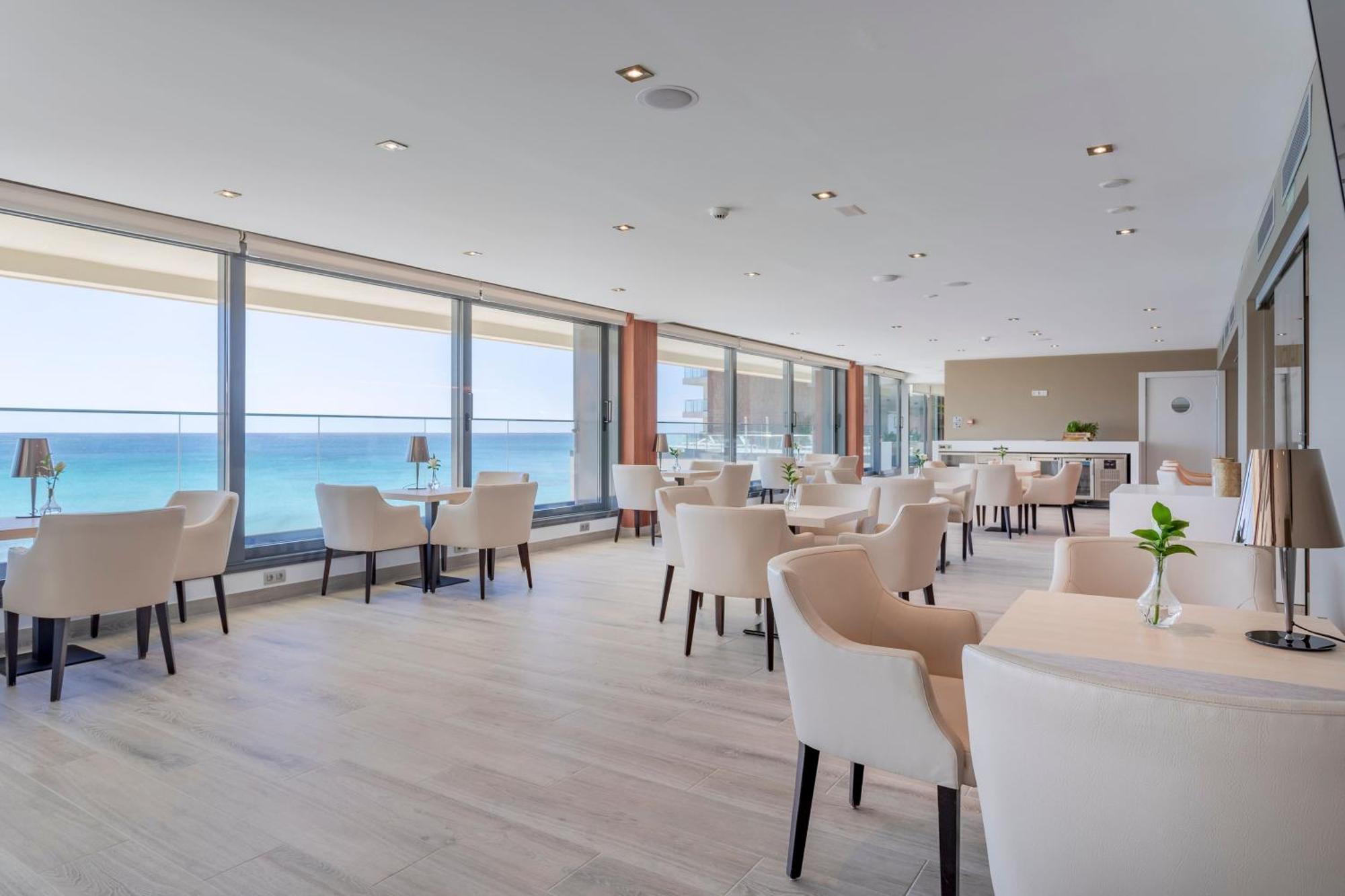 The Level Melia Room with Pool Access Adults Only