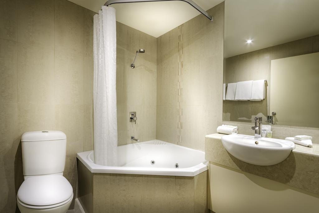 Suite with Spa Bath