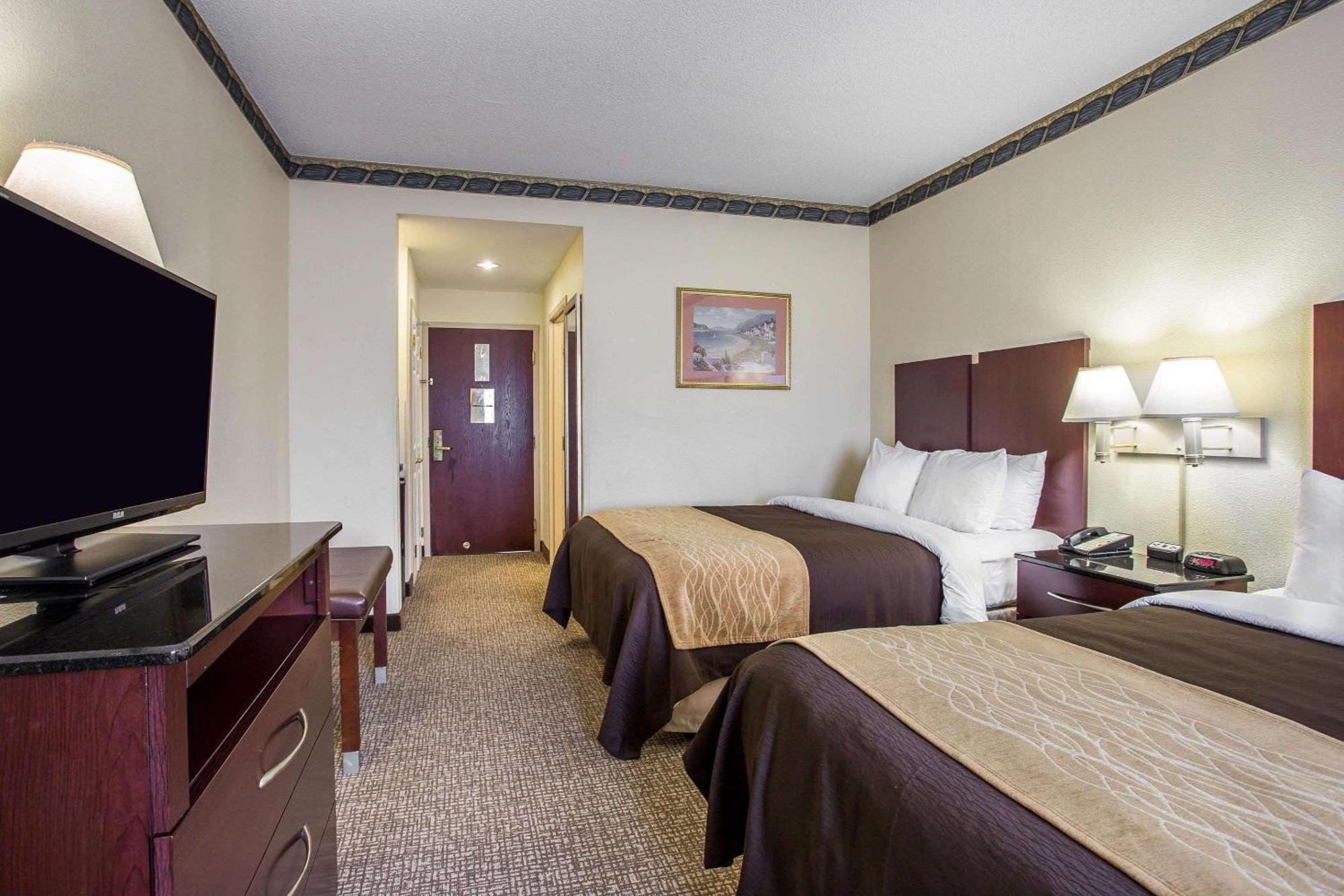 Queen Suite with Two Queen Beds - Non-Smoking
