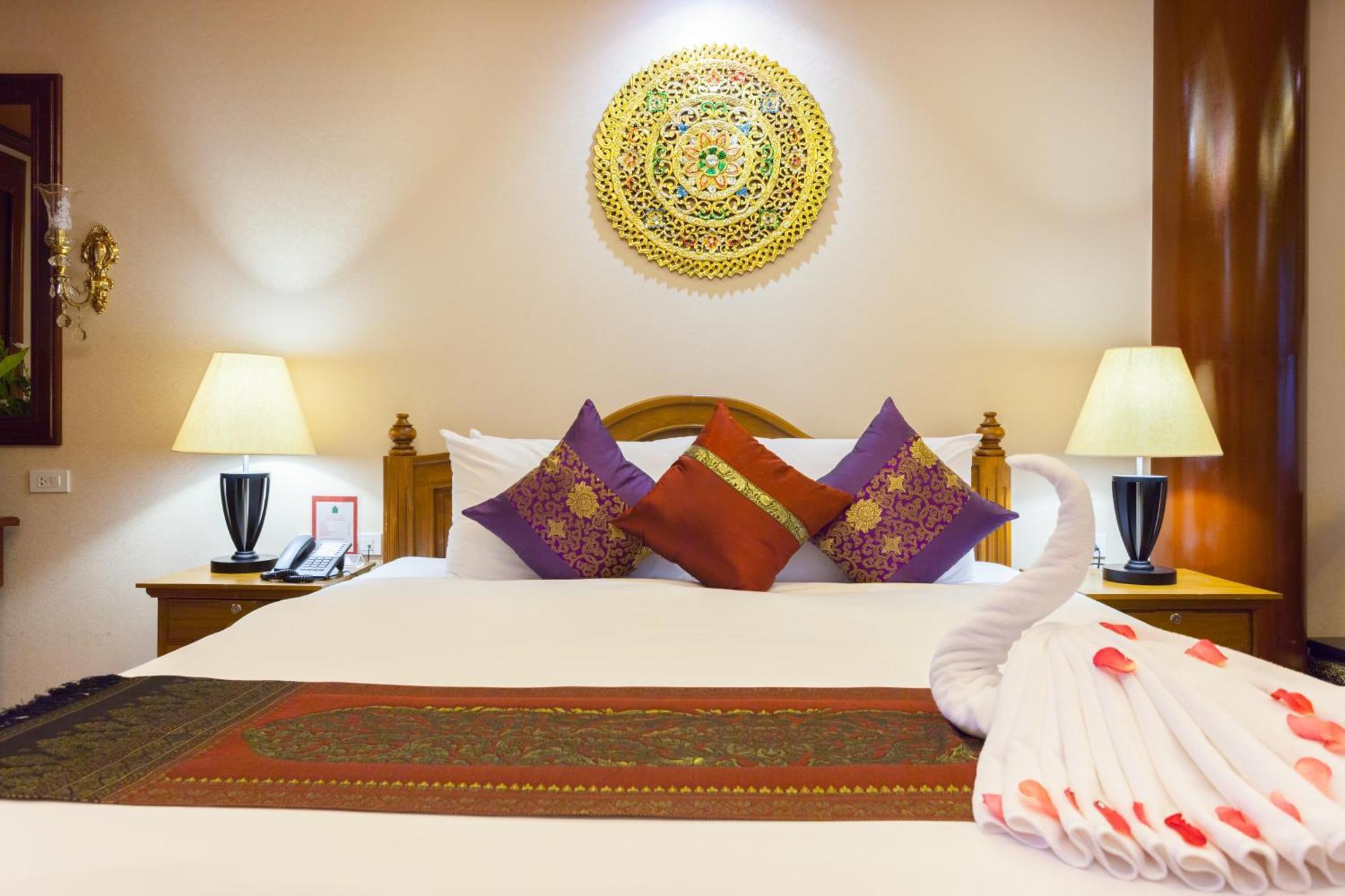 Deluxe Suite Pool View Room with Balcony