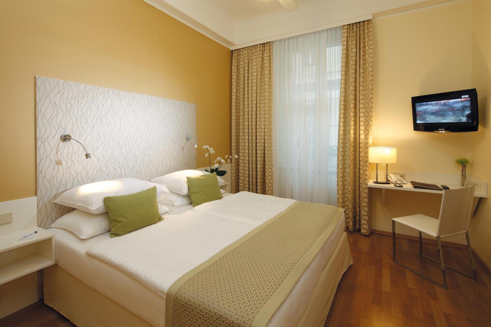 Economy Double Room