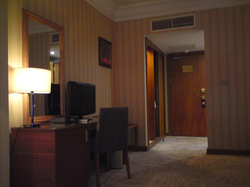 Panoramic Room