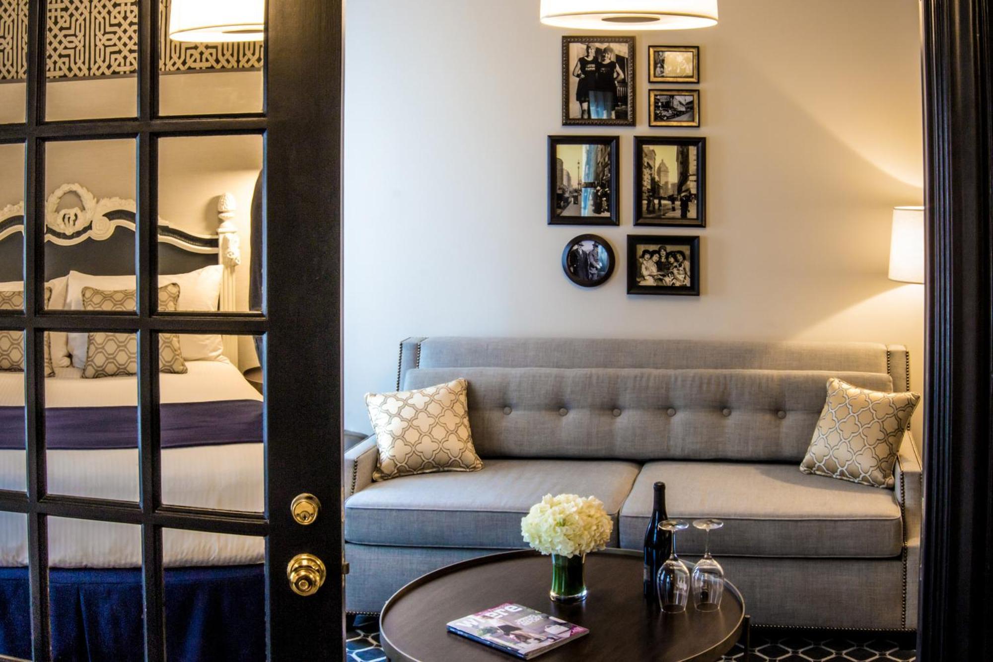 Suite,200132398:JPEG