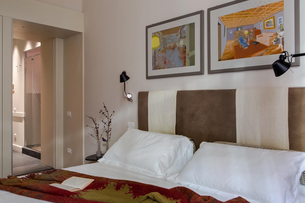 Large Double or Twin Room with City View,213315428:JPEG