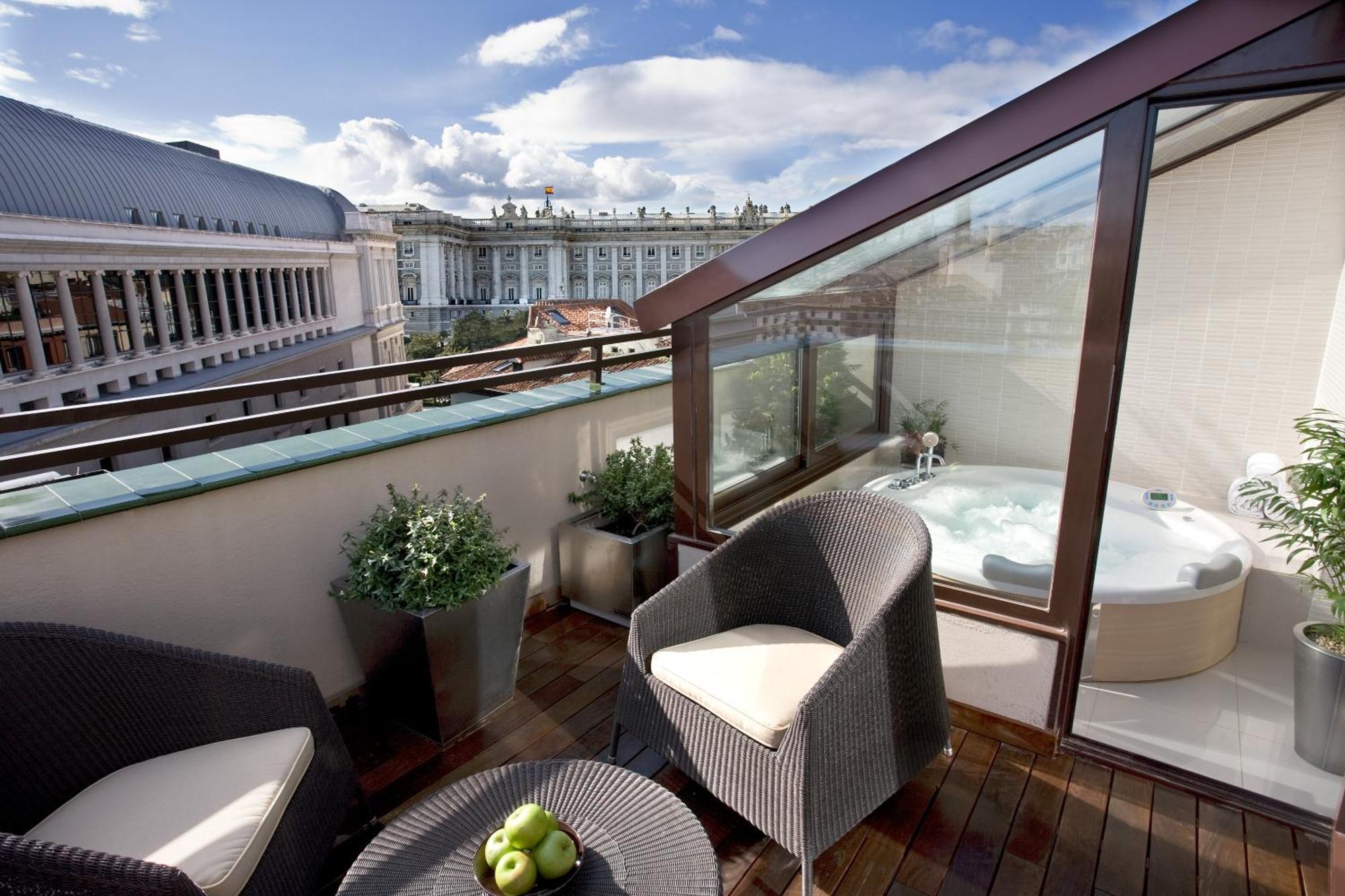 Double Room with Terrace and Spa Bath,218834369:JPEG