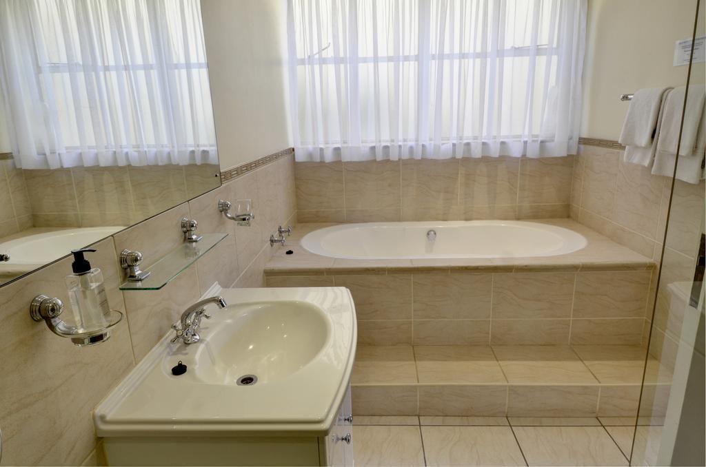 Luxury Double or Twin Room with Bath and Shower