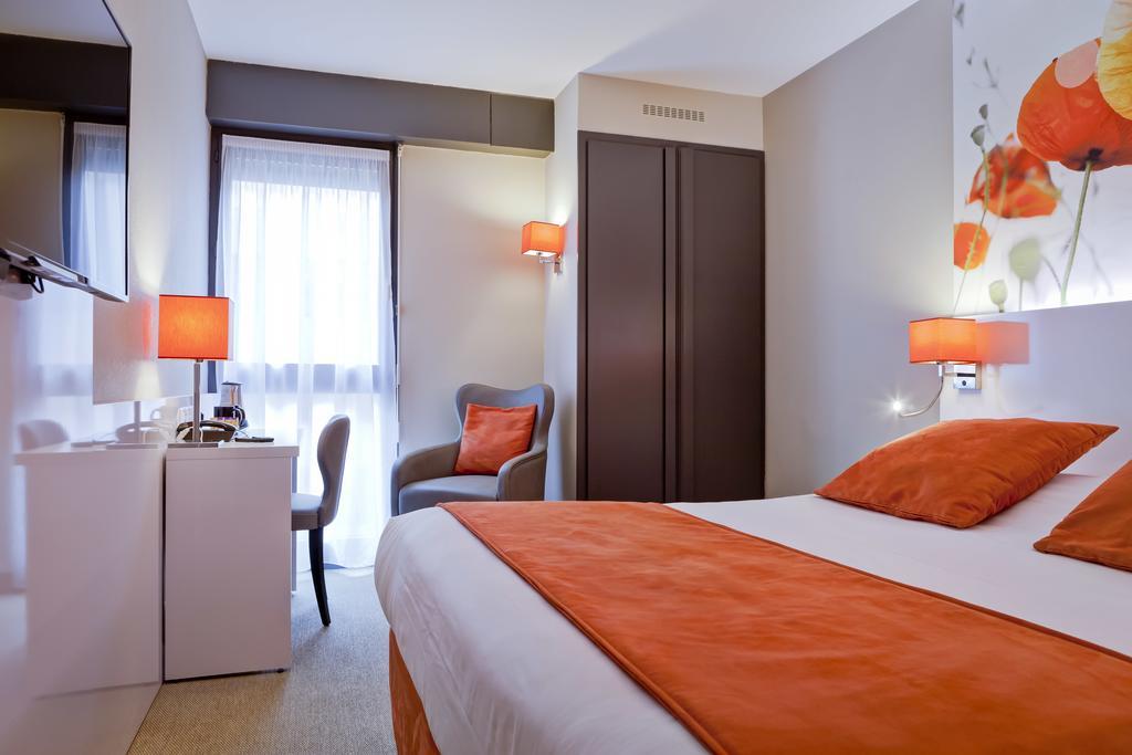 Comfort Queen Room