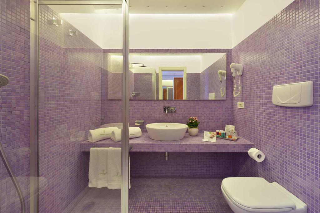 Deluxe Double or Twin Room with Sea View,239530097:JPEG