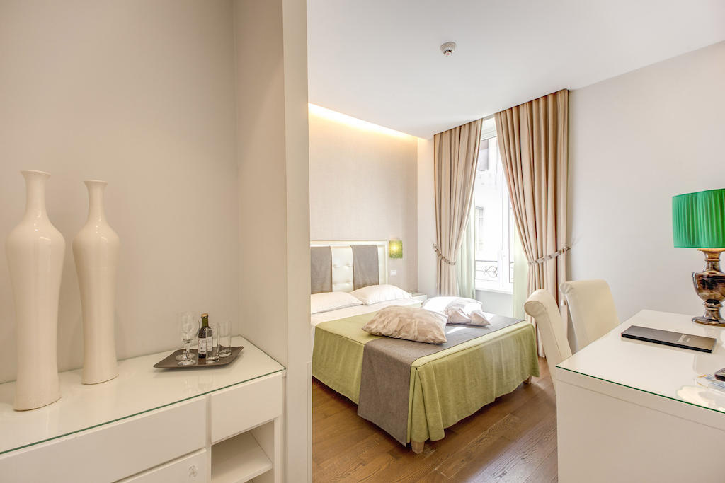 Double Room (1 Adult)