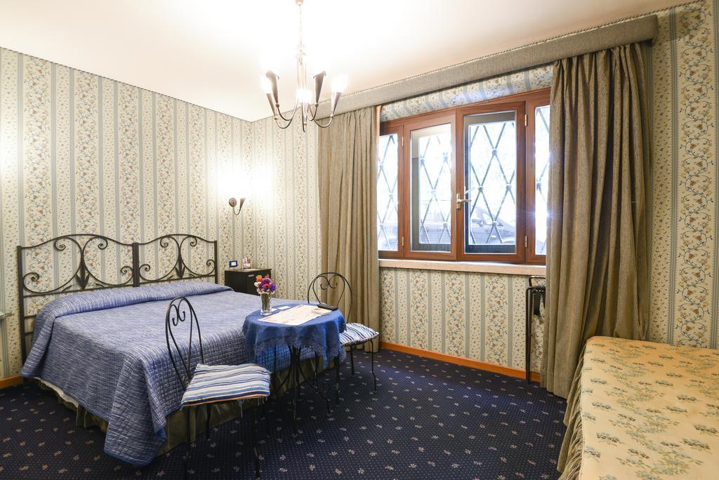 Triple Room,1274740144:JPEG