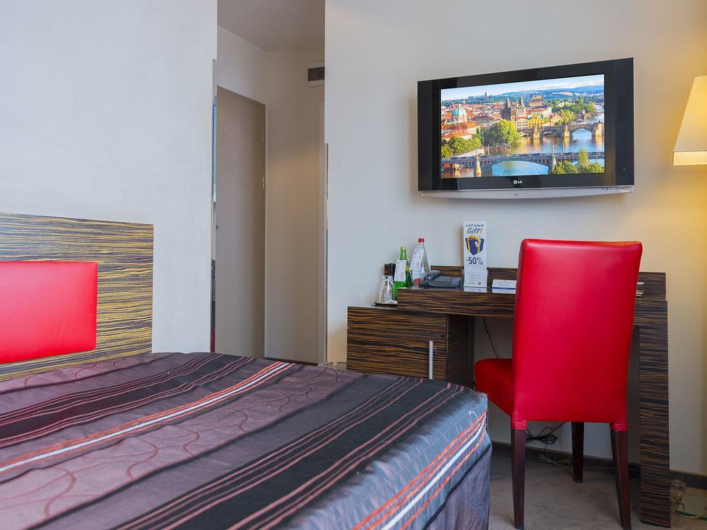 Family Two-Bedroom Suite (3 Adults)