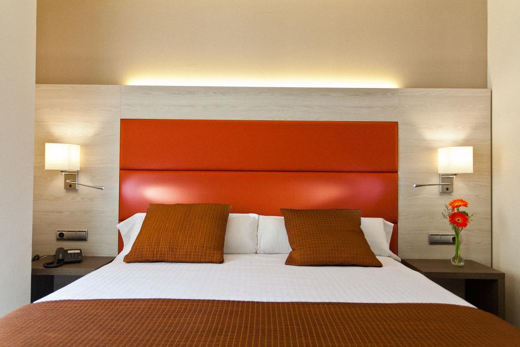 Queen Room with Spa Bath