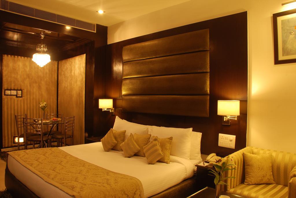 Deluxe Double Room with 20% discount on food and soft beverage