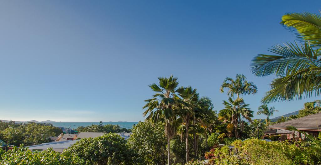 One Bedroom Apartment with Balcony Jacuzzi and Garden View
