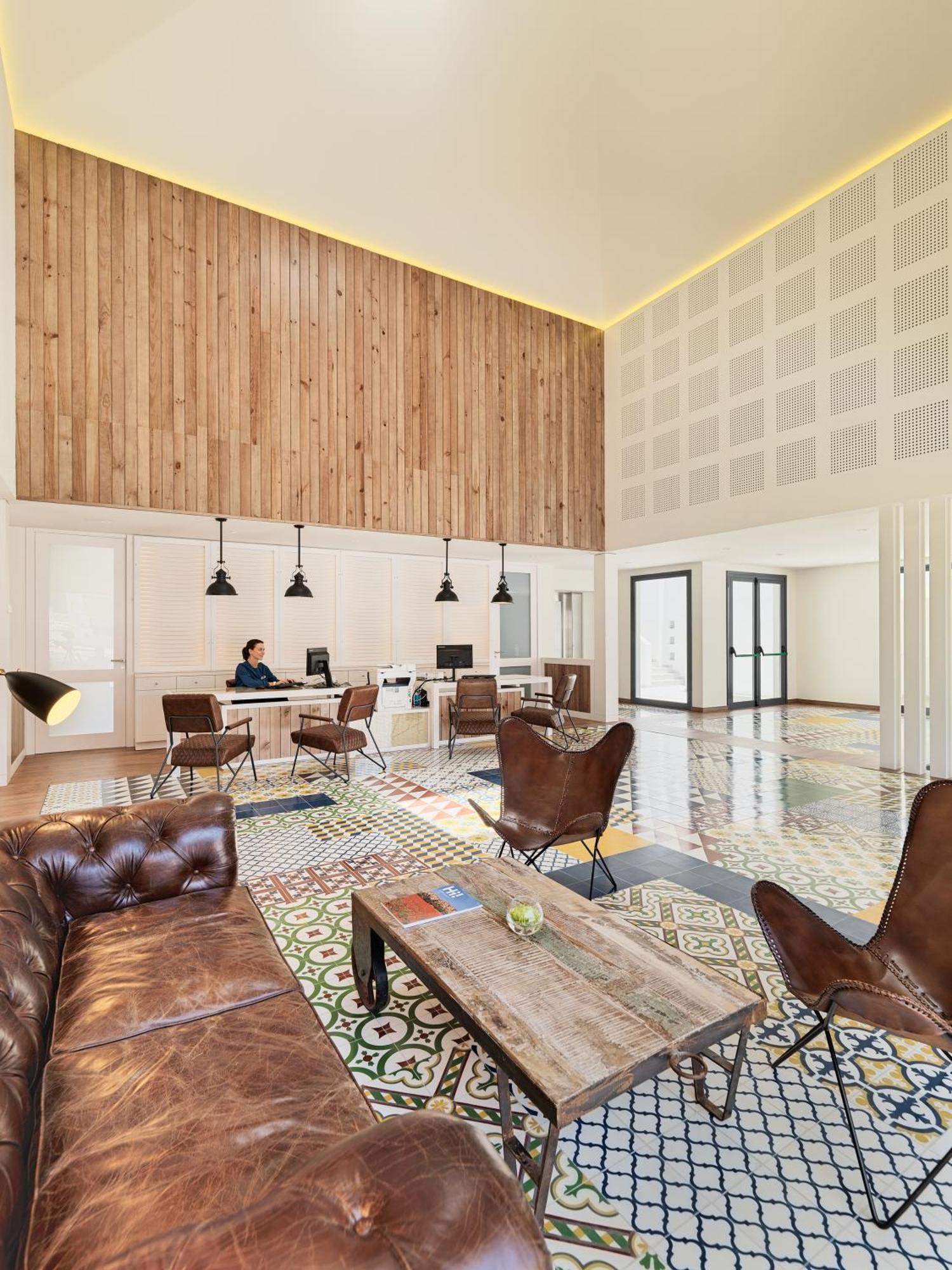 Double or Twin Room with Pool View