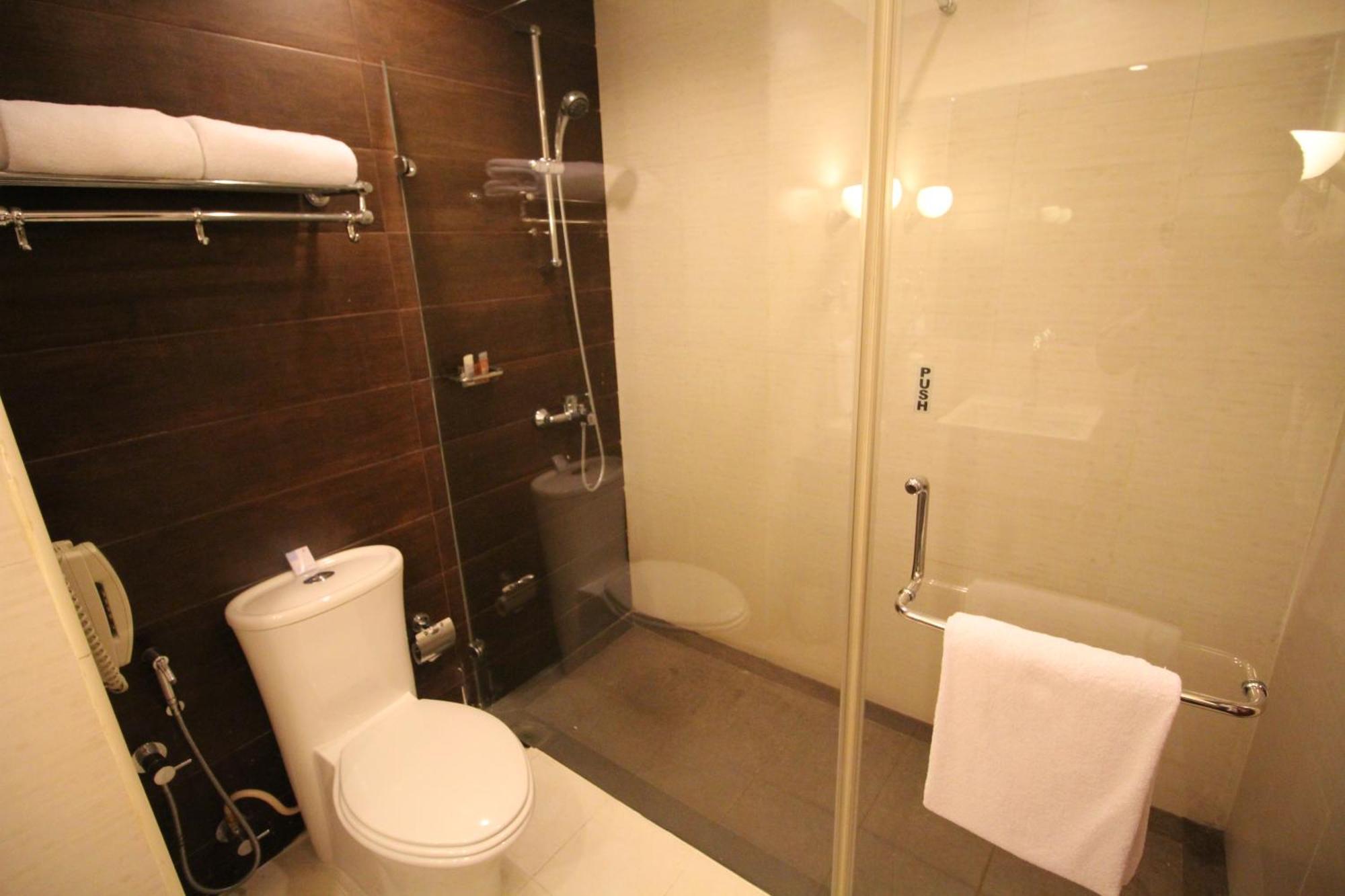 Fortune Club Room with 15% Discount on Food and Soft Beverages,Spa(with Prior reservation) and Laundry,Complimentary Happy Hours with 1+1 offer(available from 6:00 PM till 8:00 PM )
