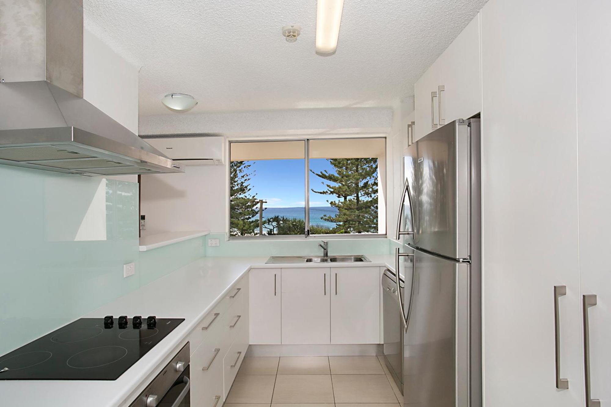One-Bedroom Apartment with Air-conditioning and Ocean View