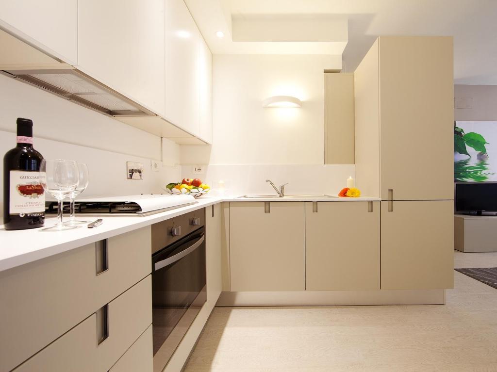 One-Bedroom Apartment with Free Parking,119248704:JPEG